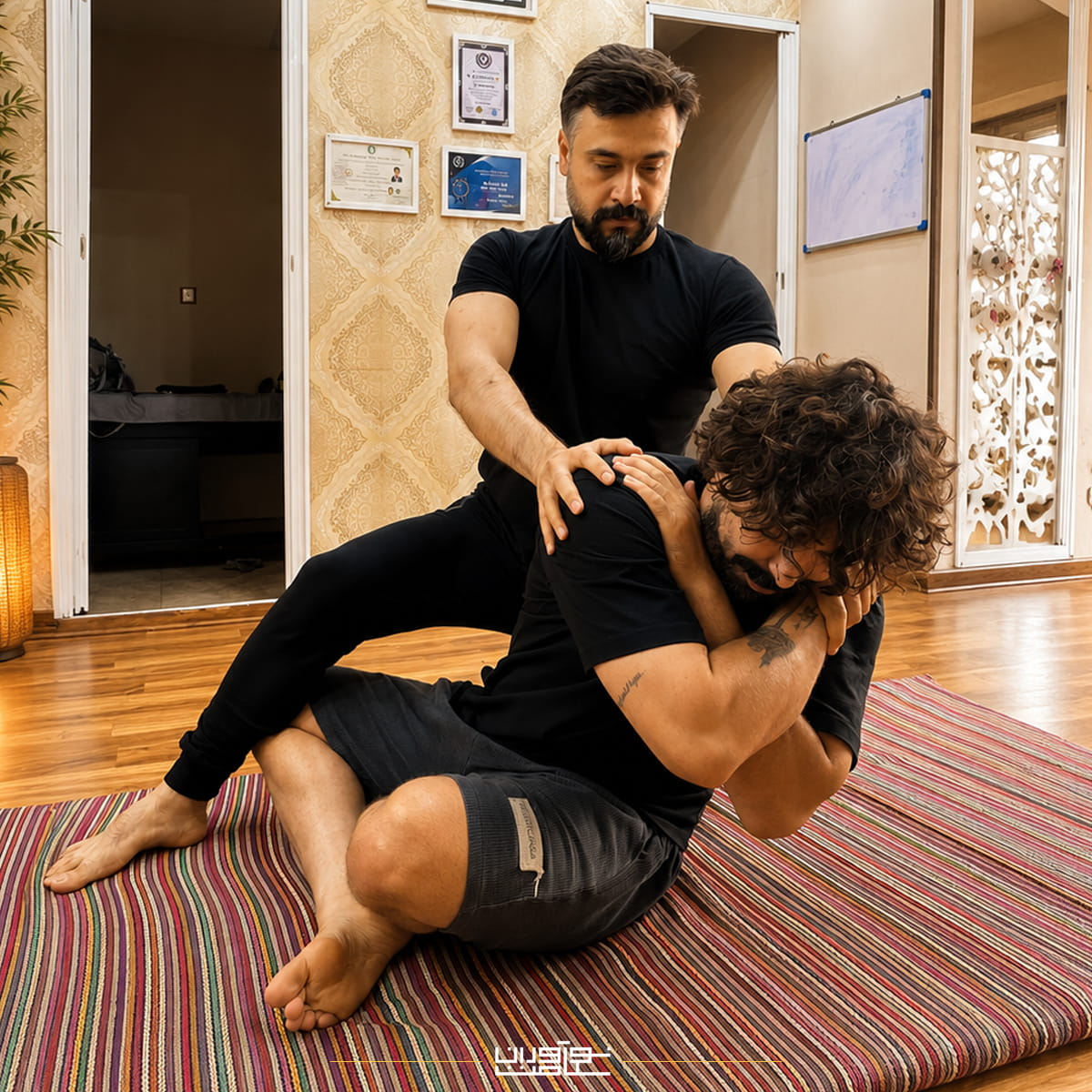 میلاد آجرلو دوره تای ماساژ کششی مدرس: استاد علی کریمی راد میلاد آجرلو دوره تای ماساژ کششی مدرس: استاد علی کریمی راد